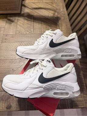 Women’s Nike Air Max Excee
